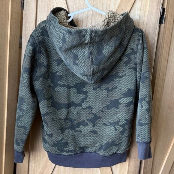 Arizona Boys Camo Zip up Jacket size 5T - Picture 2 of 4